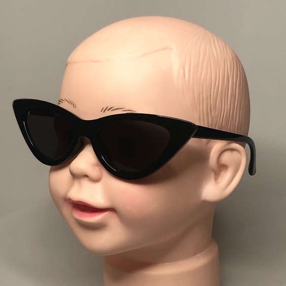 Other - Kid triangle sunglasses